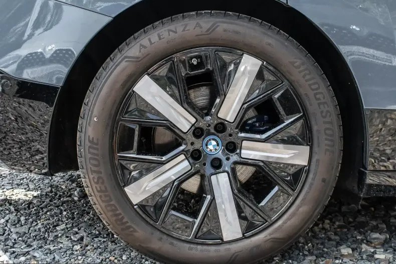 BMW iX din 2022 cu 12.680 km - oferta BMW252156 - foto 4