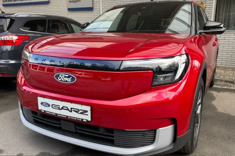 Ford Explorer din 2025 cu 11.955 km - oferta FOR252166 - foto 3