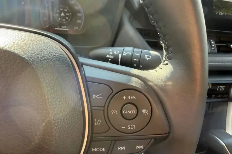Toyota RAV4 din 2023 cu 22.865 km - oferta TOY252179 - foto 4