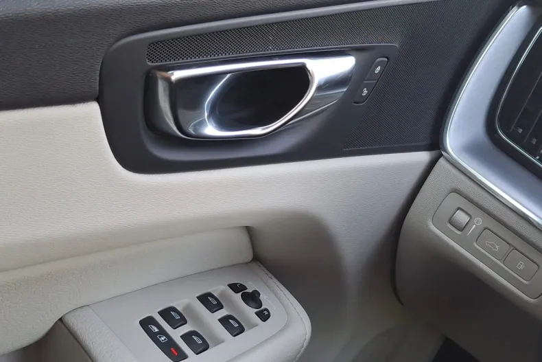 Volvo XC60 din 2021 cu 113.031 km - oferta VOL252242 - foto 32
