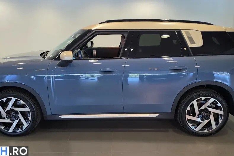 MINI Countryman din 2025 cu 18.500 km - oferta MIN252253 - foto 3