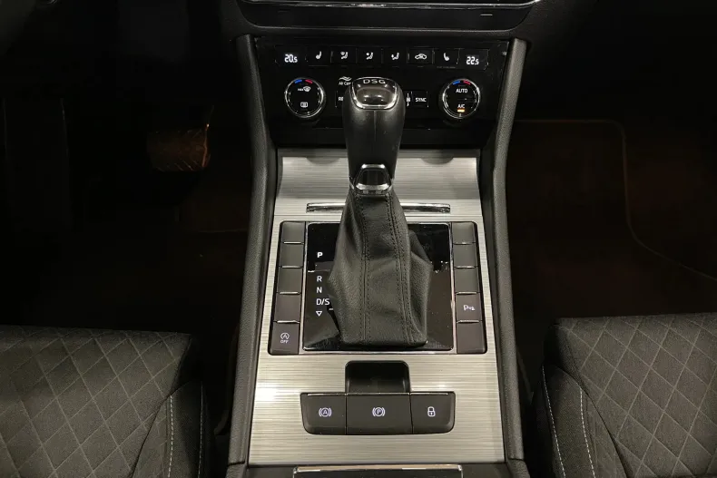 Skoda Superb din 2022 cu 142.957 km - oferta SKO252257 - foto 21