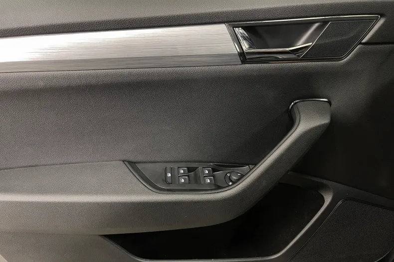 Skoda Superb din 2022 cu 142.957 km - oferta SKO252257 - foto 24