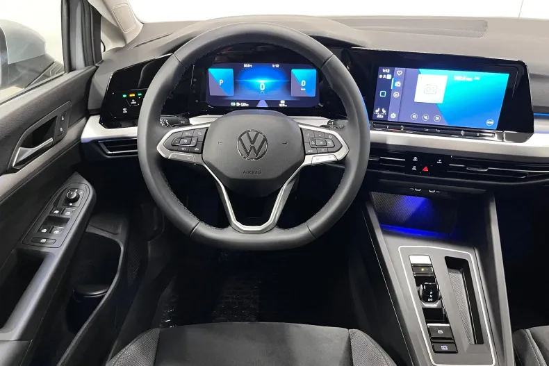 Volkswagen Golf din 2024 cu 959 km - oferta VOL252258 - foto 6