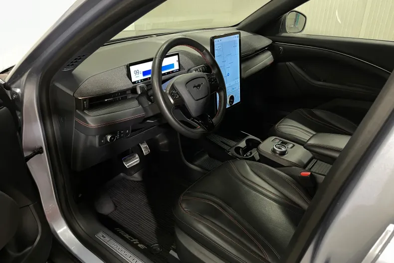 Ford Mustang Mach-E din 2023 cu 42.463 km - oferta FOR252265 - foto 5