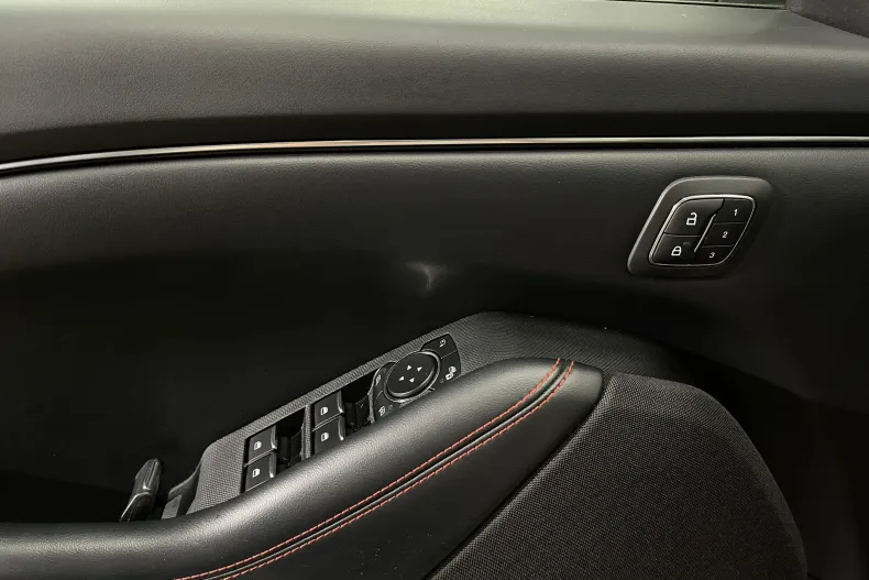 Ford Mustang Mach-E din 2023 cu 42.463 km - oferta FOR252265 - foto 23