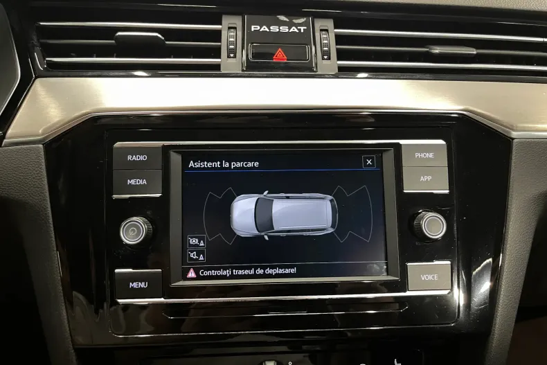 Volkswagen Passat din 2022 cu 93.862 km - oferta VOL252266 - foto 13