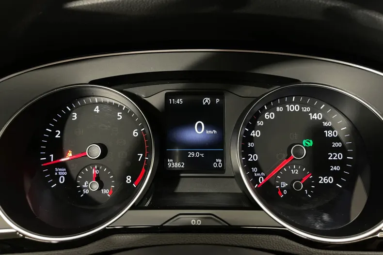 Volkswagen Passat din 2022 cu 93.862 km - oferta VOL252266 - foto 27