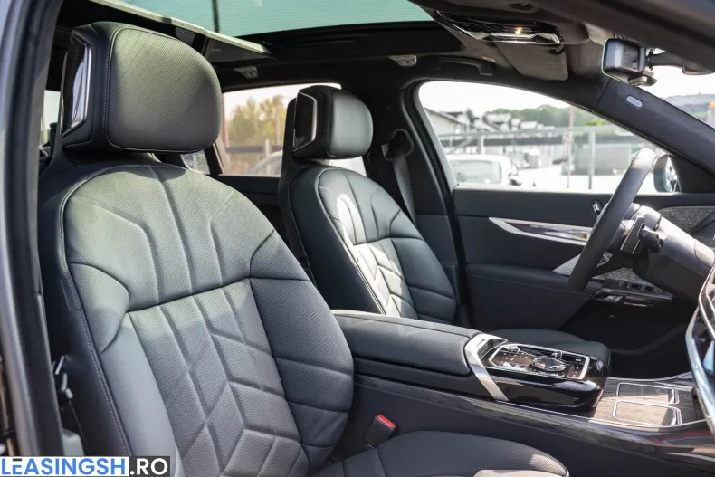 BMW 740 (Seria 7) din 2026 cu 52 km - oferta BMW252271 - foto 10