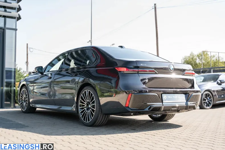 BMW 740 (Seria 7) din 2026 cu 52 km - oferta BMW252271 - foto 12