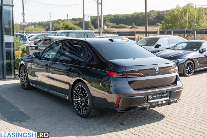 BMW 740 (Seria 7) din 2026 cu 52 km - oferta BMW252271 - foto 14