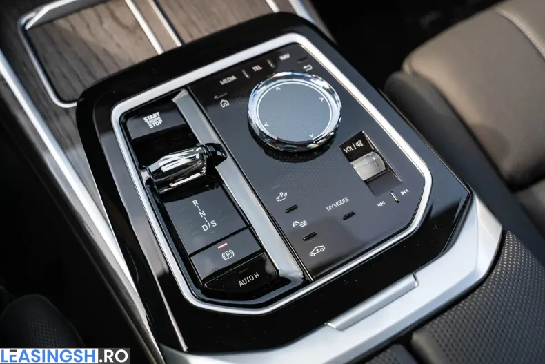 BMW 740 (Seria 7) din 2026 cu 52 km - oferta BMW252271 - foto 29