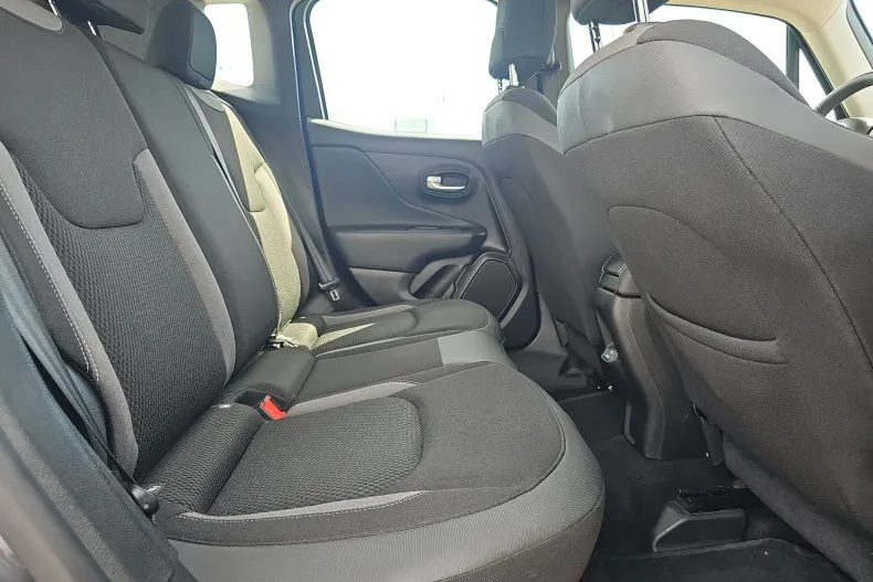 Jeep Renegade din 2023 cu 111.000 km - oferta JEE252283 - foto 12