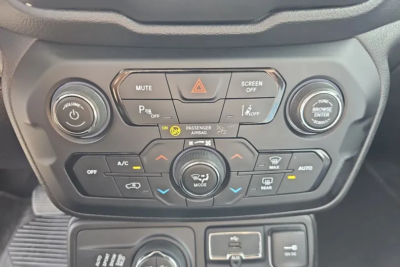 Jeep Renegade din 2023 cu 111.000 km - oferta JEE252283 - foto 18