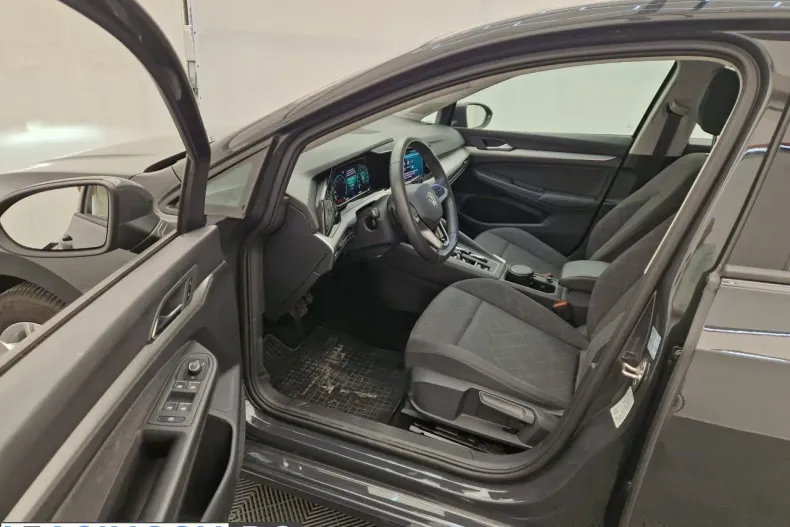 Volkswagen Golf din 2023 cu 87.160 km - oferta VOL252305 - foto 3