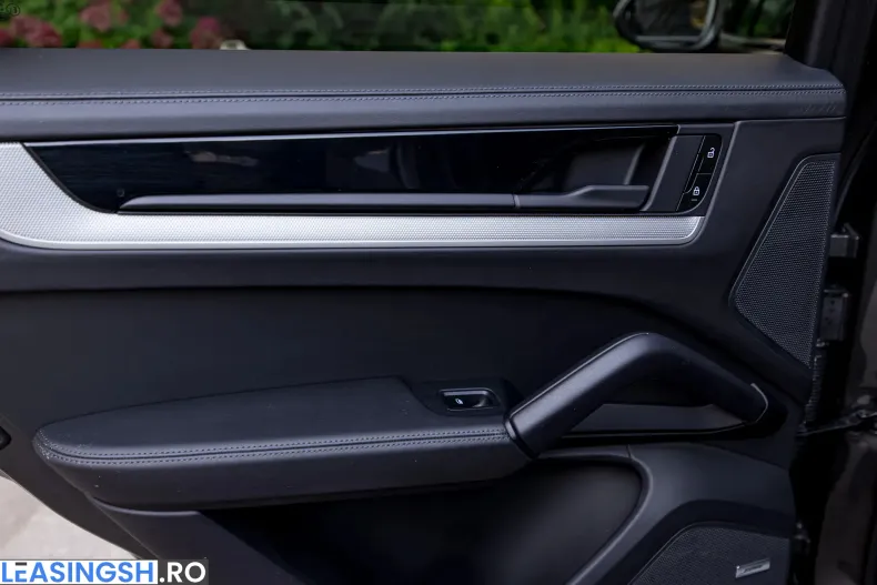 Porsche Cayenne din 2024 cu 59.849 km - oferta POR252315 - foto 35