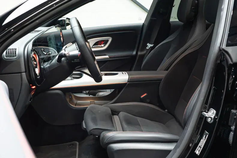 Mercedes-Benz CLA 200 (Clasa CLA) din 2026 cu 10.200 km - oferta MER252316 - foto 12