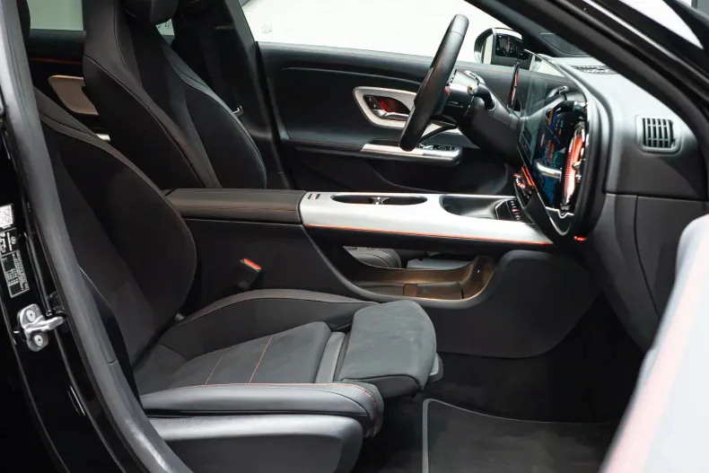 Mercedes-Benz CLA 200 (Clasa CLA) din 2026 cu 10.200 km - oferta MER252316 - foto 13