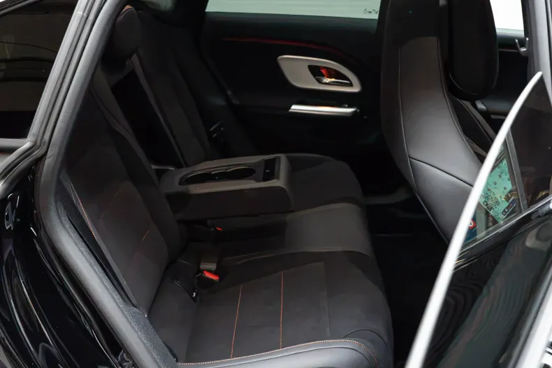 Mercedes-Benz CLA 200 (Clasa CLA) din 2026 cu 10.200 km - oferta MER252316 - foto 29