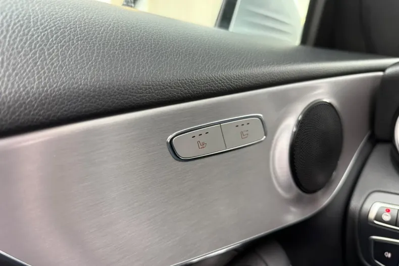 Mercedes-Benz C 180 (Clasa C) din 2020 cu 56.000 km - oferta MER252319 - foto 36