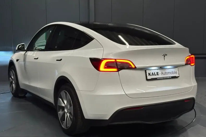 Tesla Model Y din 2023 cu 42.000 km - oferta TES252339 - foto 3