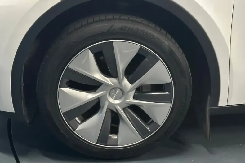 Tesla Model Y din 2023 cu 42.000 km - oferta TES252339 - foto 8