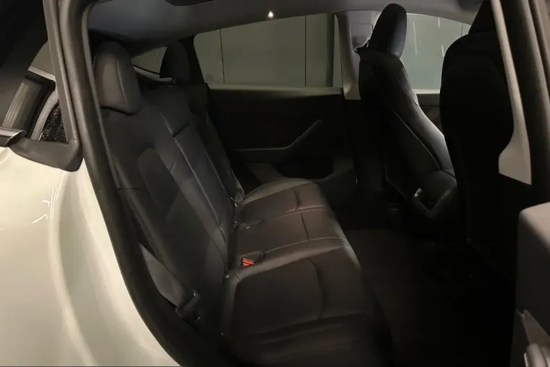 Tesla Model Y din 2023 cu 42.000 km - oferta TES252339 - foto 25