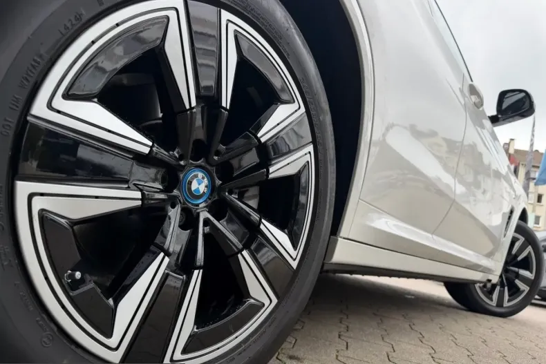 BMW iX3 (Seria X) din 2024 cu 13.924 km - oferta BMW252346 - foto 4