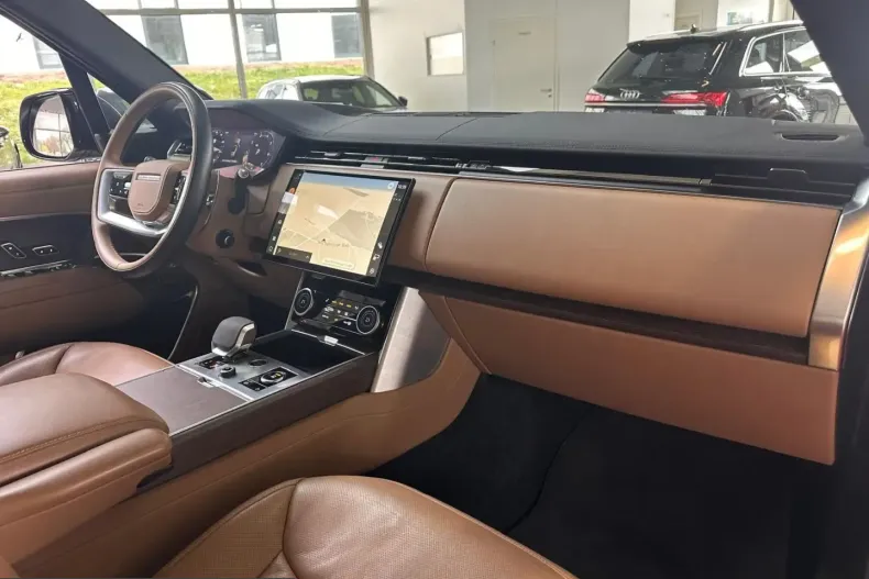 Land Rover Range Rover din 2023 cu 49.996 km - oferta LAN252367 - foto 10
