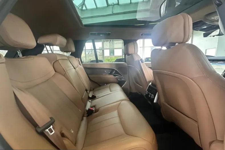 Land Rover Range Rover din 2023 cu 49.996 km - oferta LAN252367 - foto 19