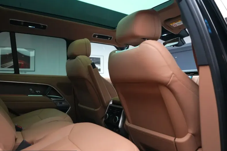 Land Rover Range Rover din 2023 cu 29.800 km - oferta LAN252368 - foto 17