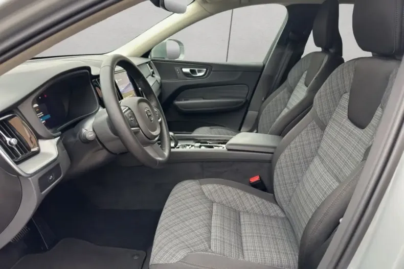 Volvo XC60 din 2024 cu 23.397 km - oferta VOL252396 - foto 9