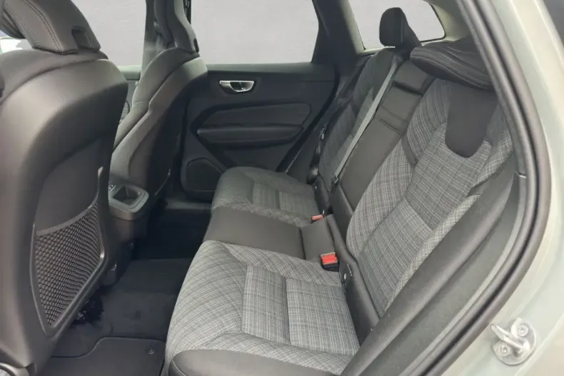 Volvo XC60 din 2024 cu 23.397 km - oferta VOL252396 - foto 16