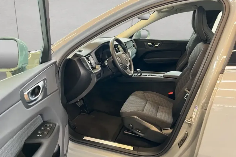 Volvo XC60 din 2024 cu 16.338 km - oferta VOL252398 - foto 10