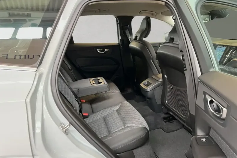 Volvo XC60 din 2024 cu 16.338 km - oferta VOL252398 - foto 21