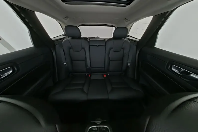 Volvo XC60 din 2023 cu 62.734 km - oferta VOL252399 - foto 16