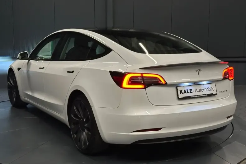Tesla Model 3 din 2022 cu 54.000 km - oferta TES252403 - foto 3
