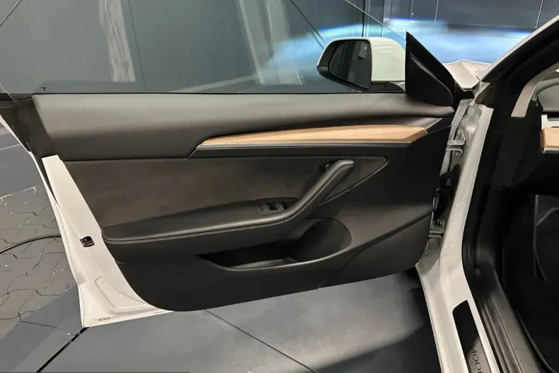 Tesla Model 3 din 2022 cu 54.000 km - oferta TES252403 - foto 16