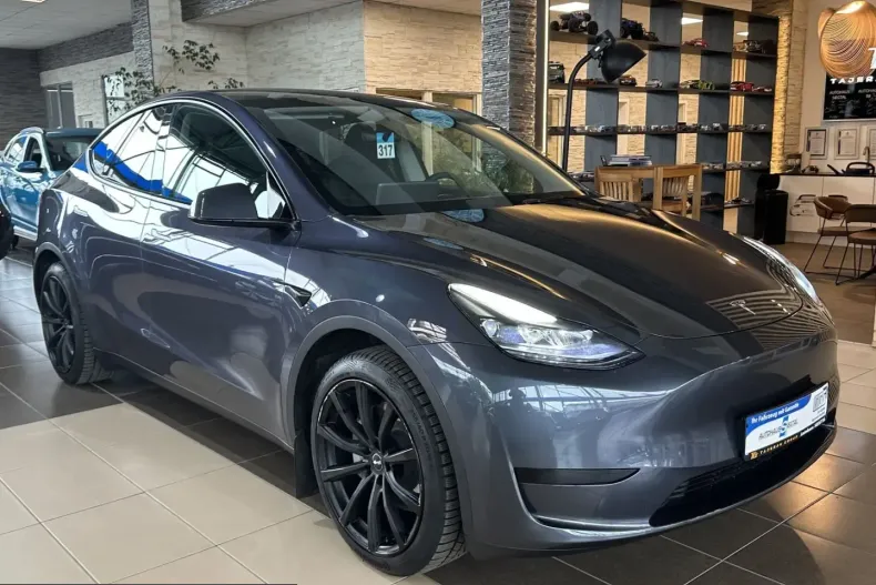 Tesla Model Y din 2023 cu 40.794 km - oferta TES252410 - foto 3