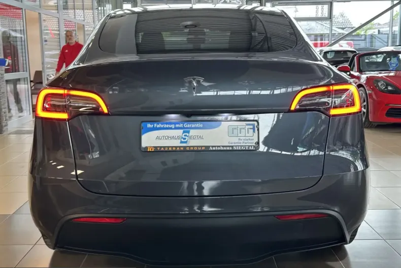 Tesla Model Y din 2023 cu 40.794 km - oferta TES252410 - foto 5