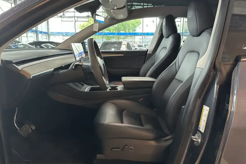 Tesla Model Y din 2023 cu 40.794 km - oferta TES252410 - foto 9