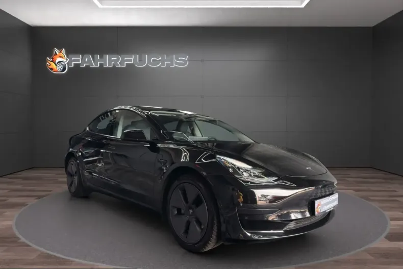 Tesla Model 3 din 2022 cu 25.600 km - oferta TES252411 - foto 3