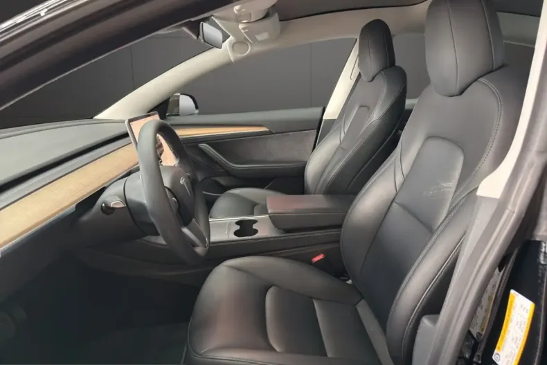 Tesla Model 3 din 2022 cu 25.600 km - oferta TES252411 - foto 9