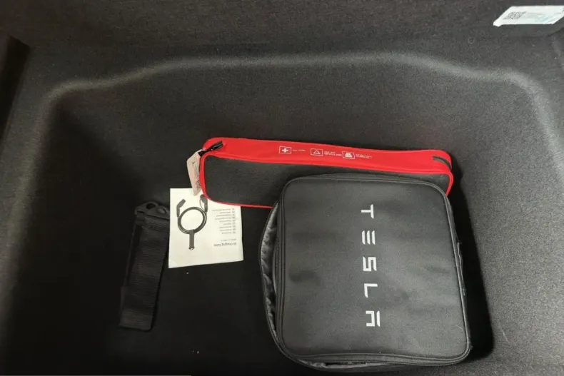Tesla Model 3 din 2022 cu 25.600 km - oferta TES252411 - foto 20