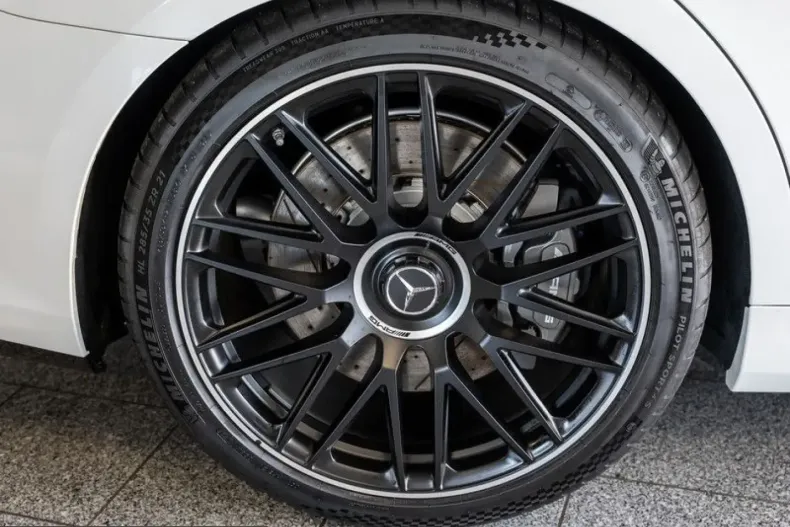 Mercedes-Benz S 63 AMG (Clasa S) din 2025 cu 5.854 km - oferta MER252456 - foto 4