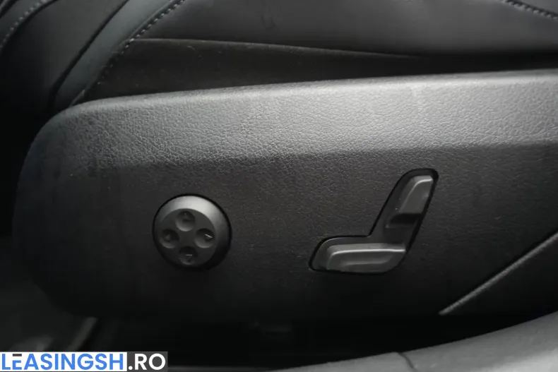 Mercedes-Benz C 300 (Clasa C) din 2022 cu 107.000 km - oferta MER252497 - foto 28