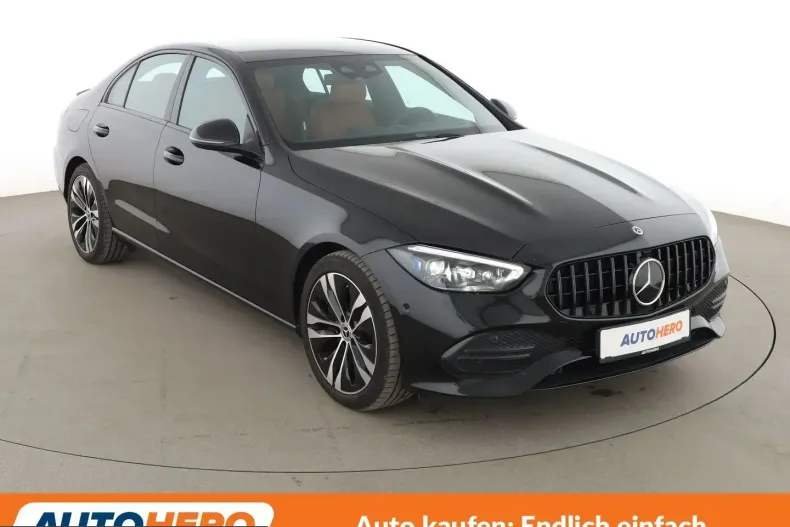 Mercedes-Benz C 300 (Clasa C) din 2023 cu 45.208 km - oferta MER252501 - foto 1