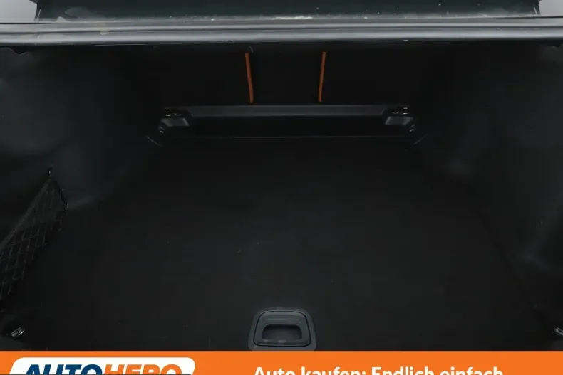 Mercedes-Benz C 300 (Clasa C) din 2023 cu 45.208 km - oferta MER252501 - foto 15