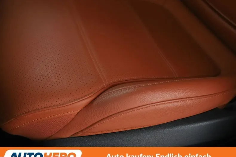 Mercedes-Benz C 300 (Clasa C) din 2023 cu 45.208 km - oferta MER252501 - foto 24