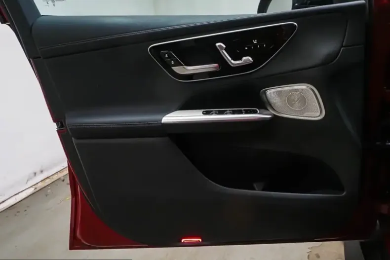 Mercedes-Benz GLC 200 (Clasa GLC) din 2025 cu 13.790 km - oferta MER252563 - foto 10